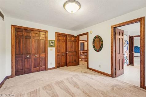 33328 Allenbury Drive Solon OH 44139