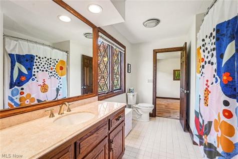 33328 Allenbury Drive Solon OH 44139