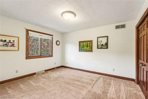 33328 Allenbury Drive Solon OH 44139