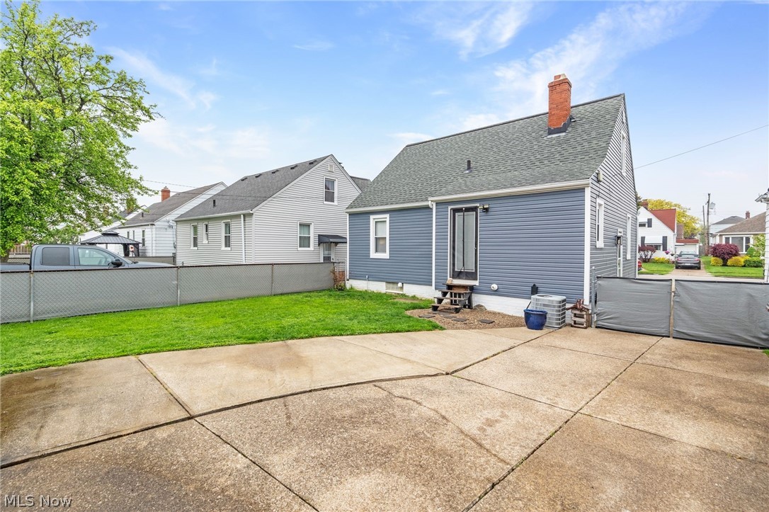 6711 Farnsworth Drive Parma OH 44129