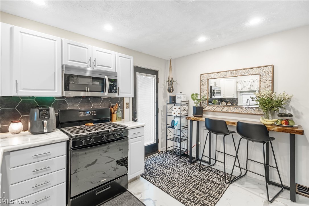 6711 Farnsworth Drive Parma OH 44129