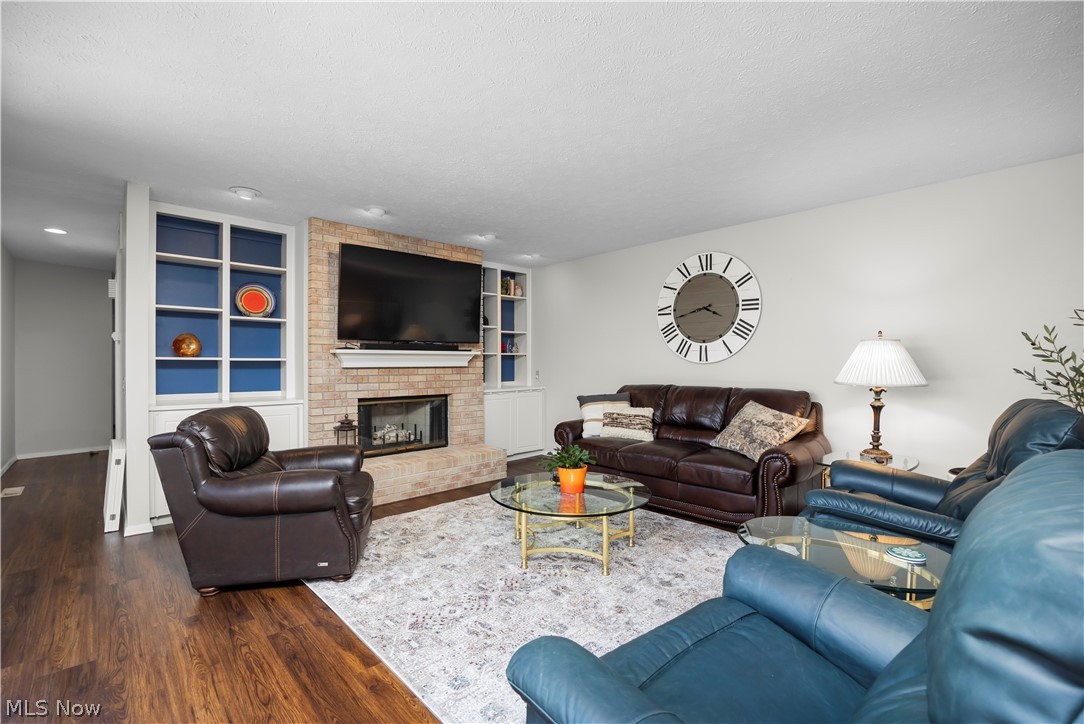13081 Olympus Way Strongsville OH 44149