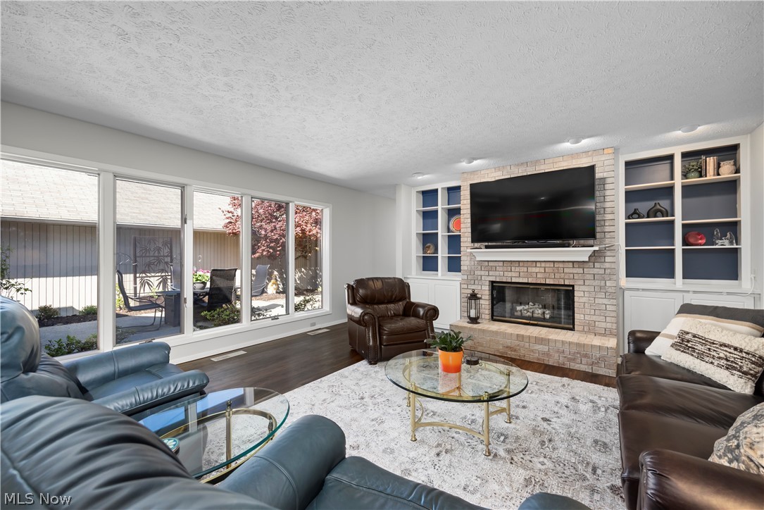 13081 Olympus Way Strongsville OH 44149