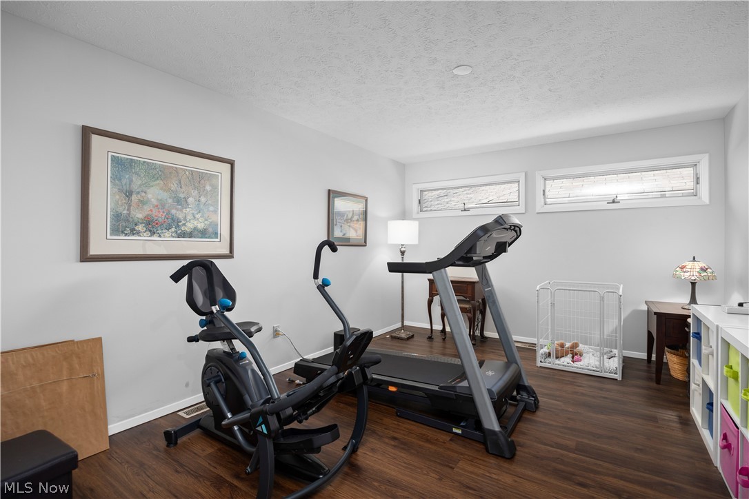 13081 Olympus Way Strongsville OH 44149