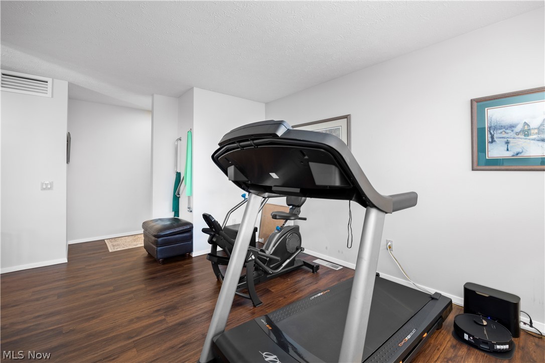 13081 Olympus Way Strongsville OH 44149