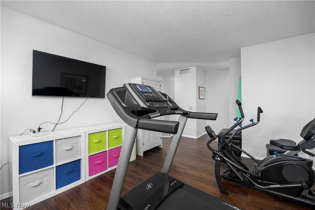 13081 Olympus Way Strongsville OH 44149
