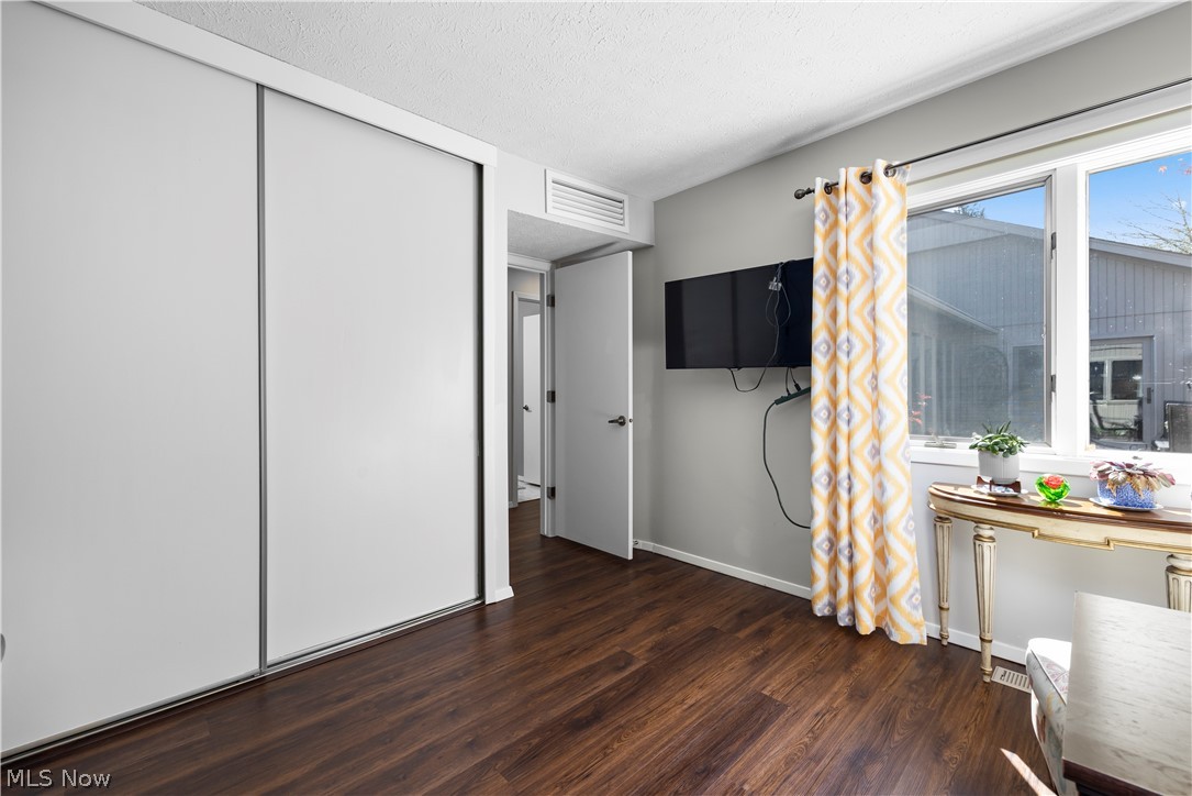 13081 Olympus Way Strongsville OH 44149