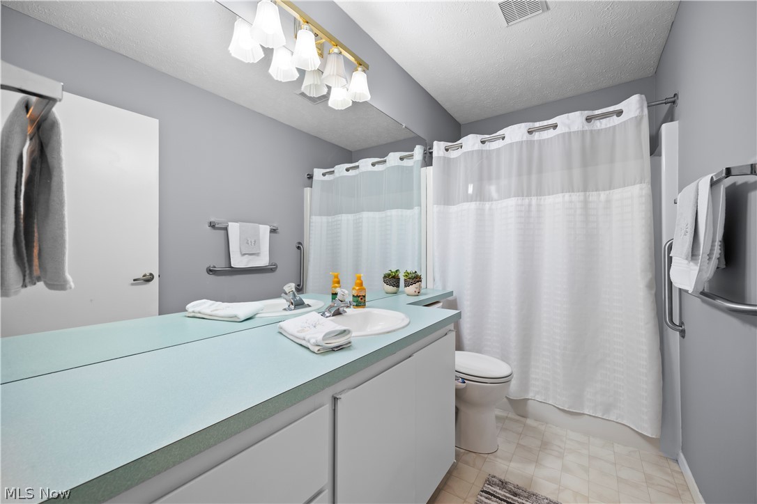 13081 Olympus Way Strongsville OH 44149