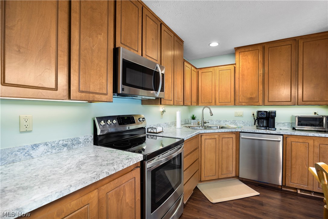 13081 Olympus Way Strongsville OH 44149