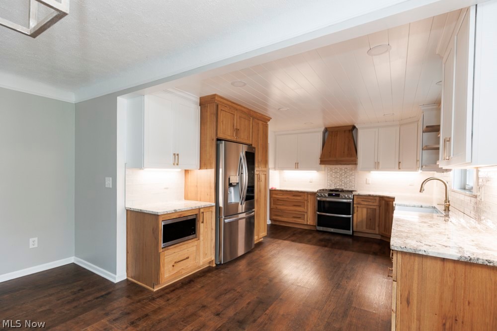 32618 Detroit Road Avon OH 44011