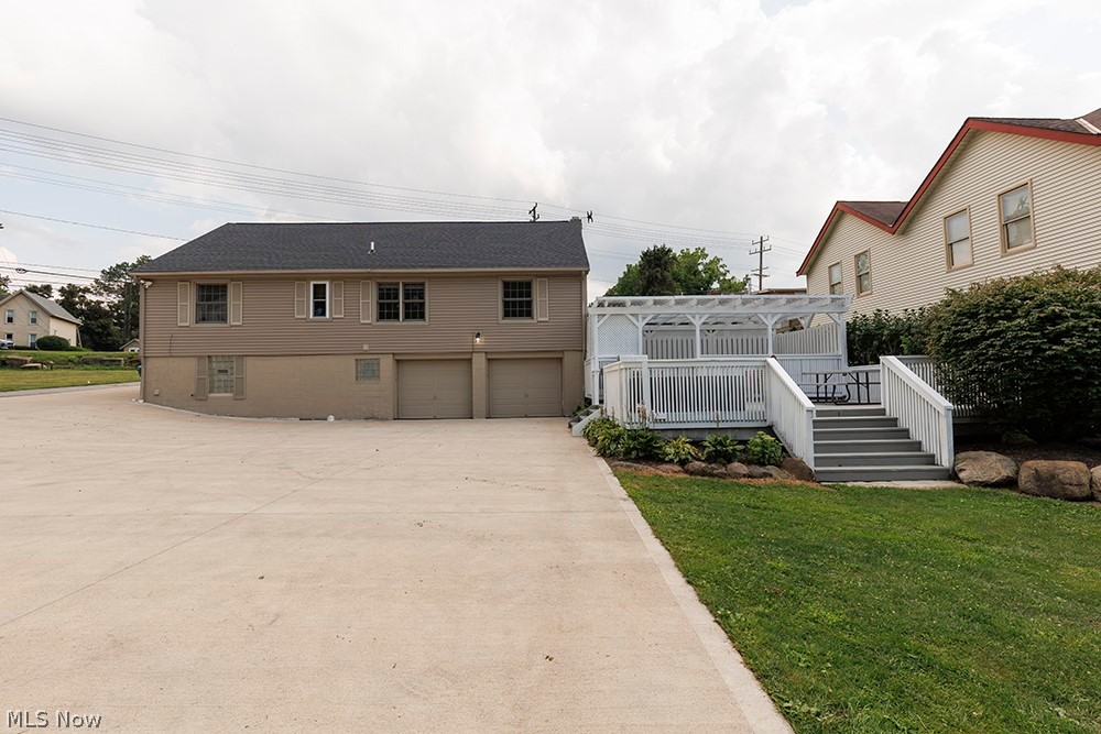 32618 Detroit Road Avon OH 44011