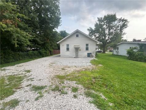 648 Crown Avenue Ravenna OH 44266