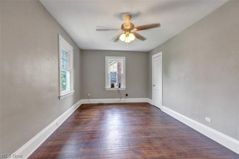 2972 Yorkshire Road Cleveland Heights OH 44118