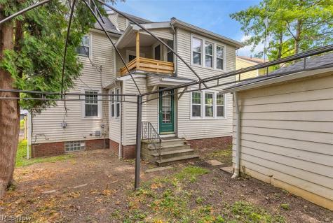 2972 Yorkshire Road Cleveland Heights OH 44118