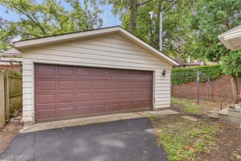 2972 Yorkshire Road Cleveland Heights OH 44118