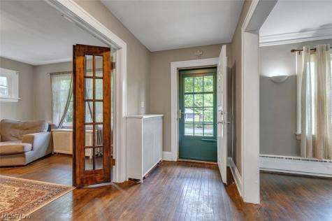 2972 Yorkshire Road Cleveland Heights OH 44118
