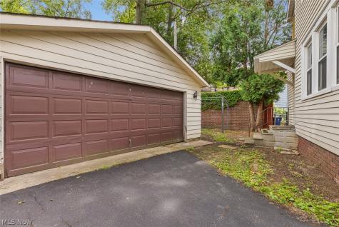 2972 Yorkshire Road Cleveland Heights OH 44118