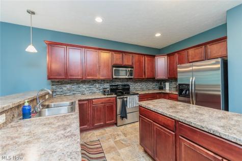 27078 Waterside Drive Olmsted Twp OH 44138