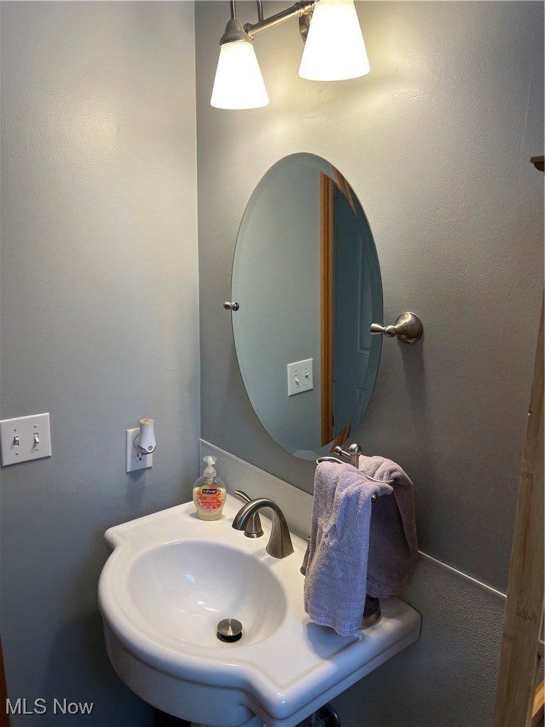 418 Carol Lane Elyria OH 44035