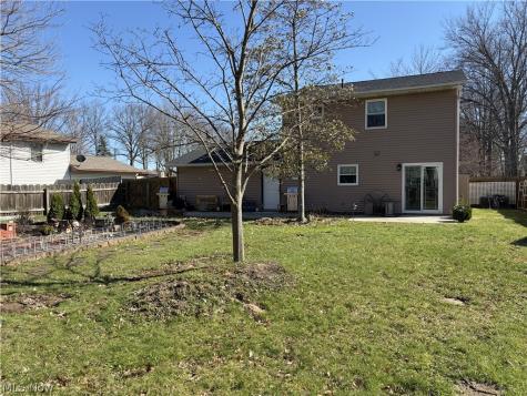 418 Carol Lane Elyria OH 44035