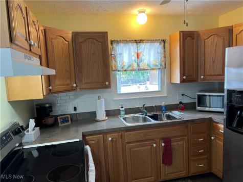 418 Carol Lane Elyria OH 44035