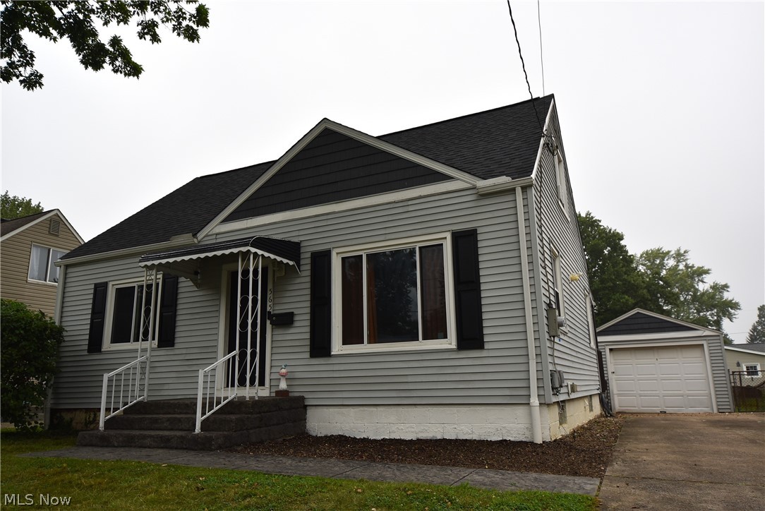 565 E Hopocan Avenue Barberton OH 44203