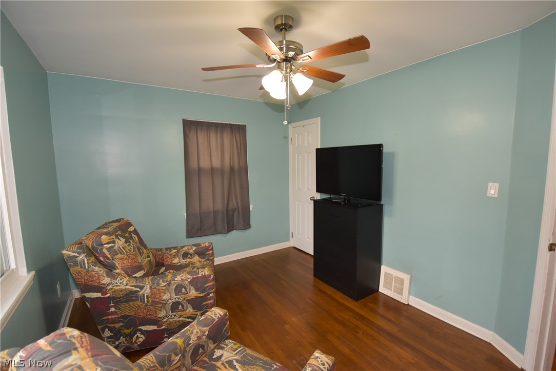 565 E Hopocan Avenue Barberton OH 44203
