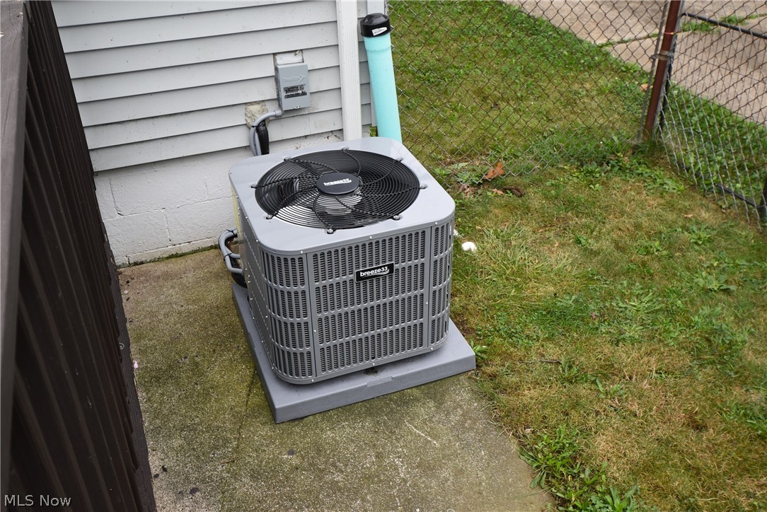 565 E Hopocan Avenue Barberton OH 44203