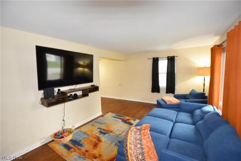 565 E Hopocan Avenue Barberton OH 44203