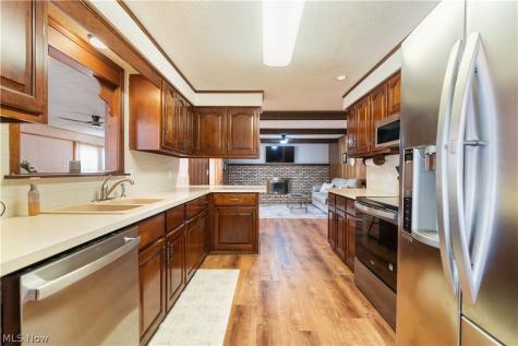 12534 Springwater Avenue NW Uniontown OH 44685