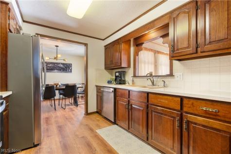 12534 Springwater Avenue NW Uniontown OH 44685