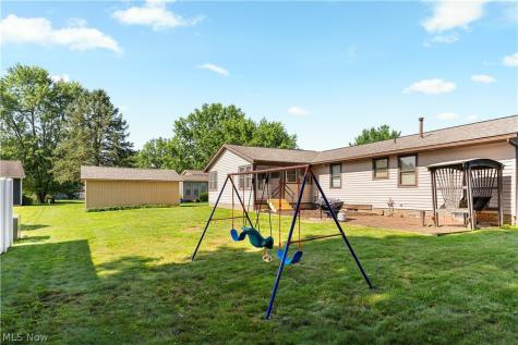 12534 Springwater Avenue NW Uniontown OH 44685