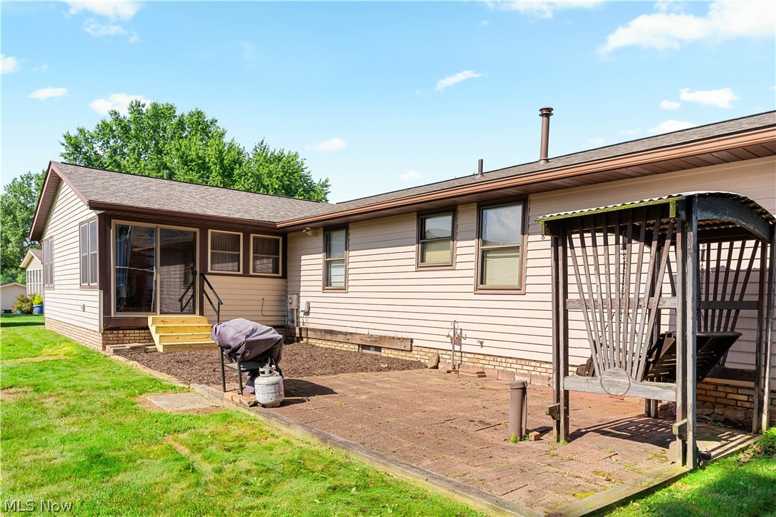 12534 Springwater Avenue NW Uniontown OH 44685