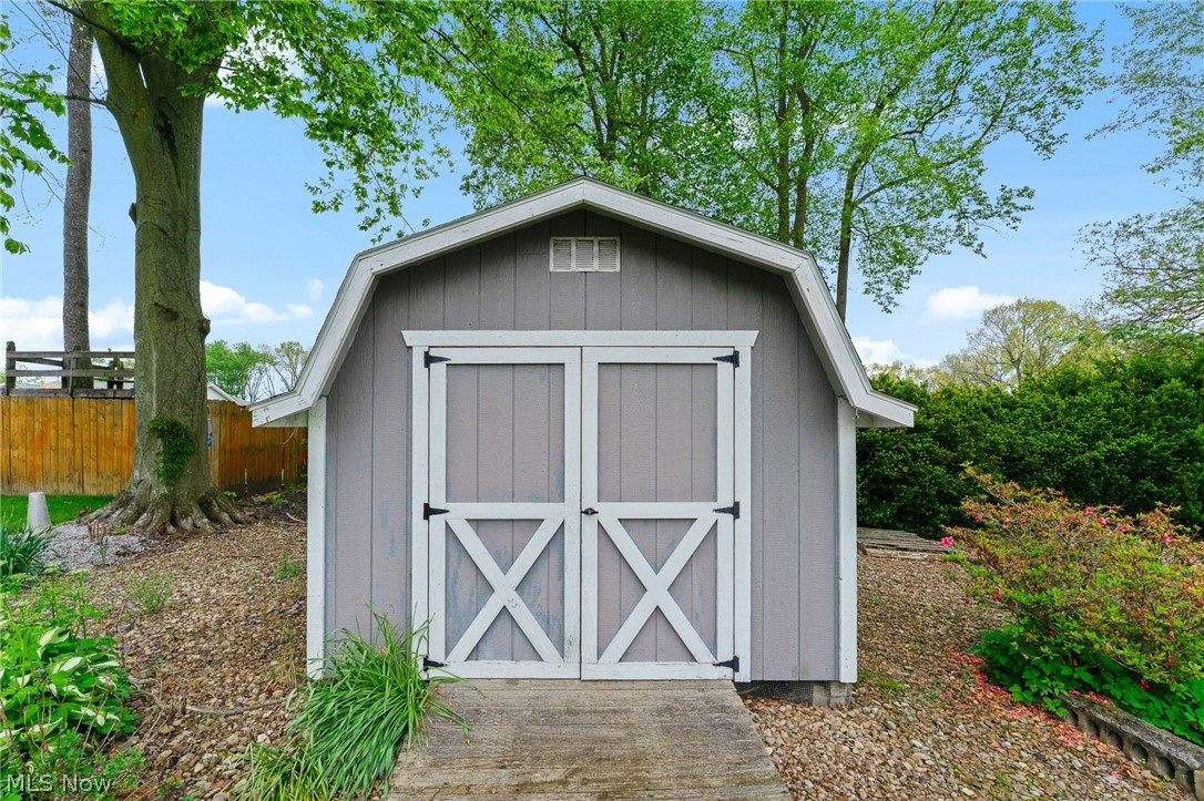 116 Woodland Drive New Middletown OH 44442