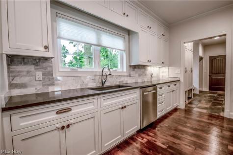 2218 S Overlook Road Cleveland Heights OH 44106