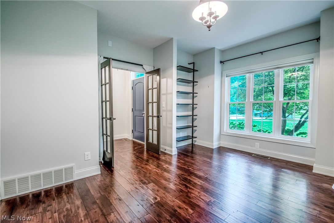 2218 S Overlook Road Cleveland Heights OH 44106