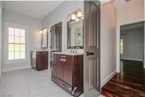 2218 S Overlook Road Cleveland Heights OH 44106