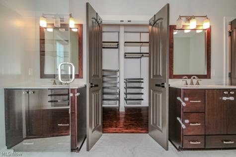 2218 S Overlook Road Cleveland Heights OH 44106