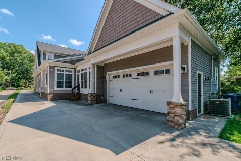 2218 S Overlook Road Cleveland Heights OH 44106