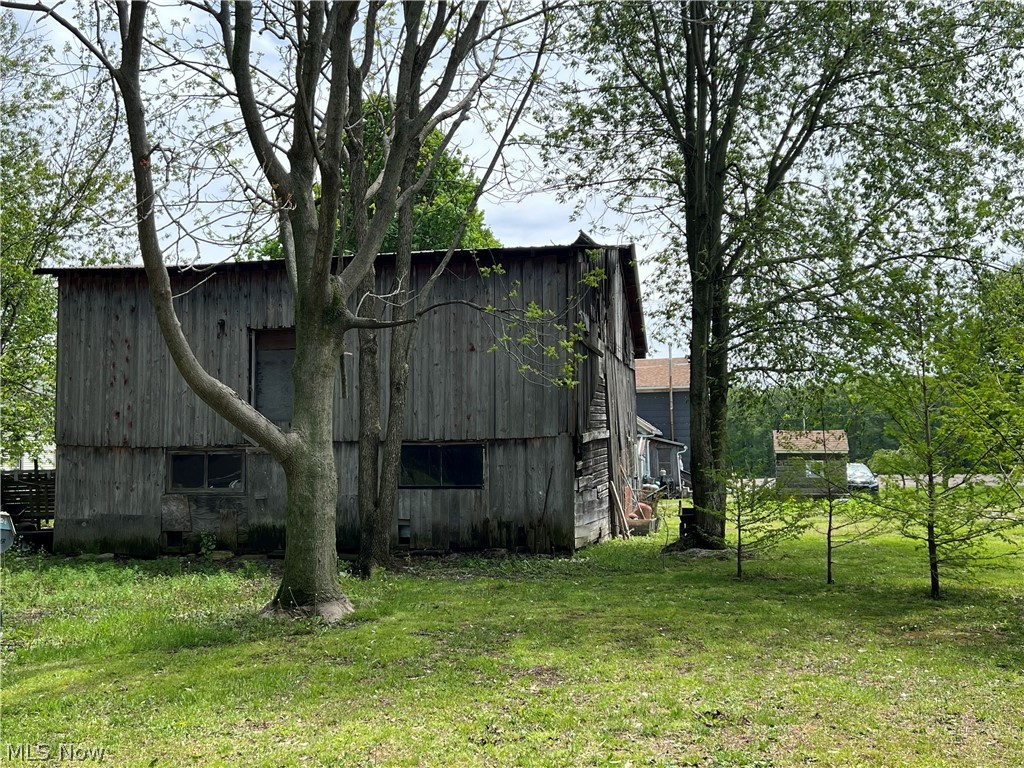 26 Daniels Avenue Conneaut OH 44030