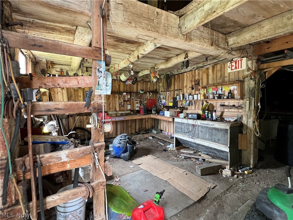 26 Daniels Avenue Conneaut OH 44030