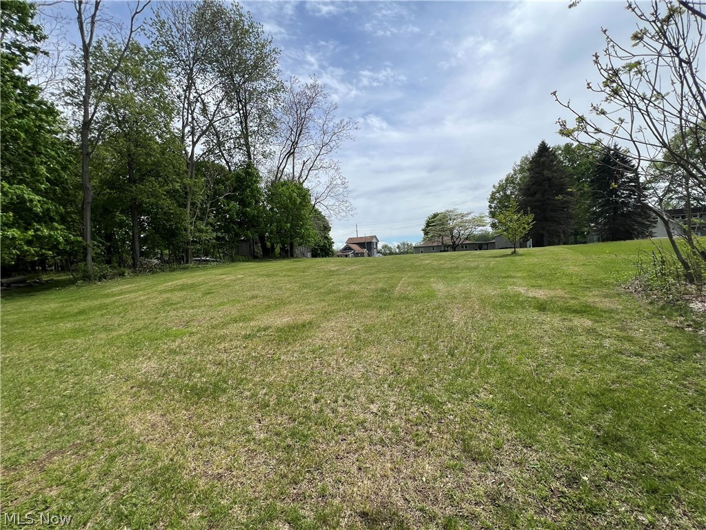 26 Daniels Avenue Conneaut OH 44030