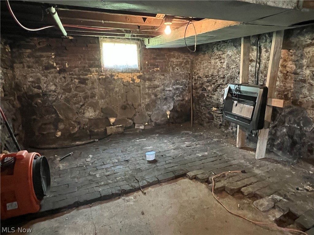 26 Daniels Avenue Conneaut OH 44030