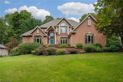 2665 Deer Ridge Run Cuyahoga Falls OH 44223