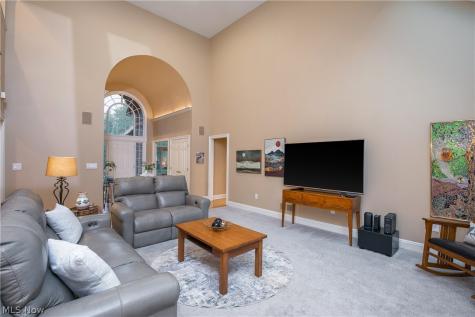 2665 Deer Ridge Run Cuyahoga Falls OH 44223