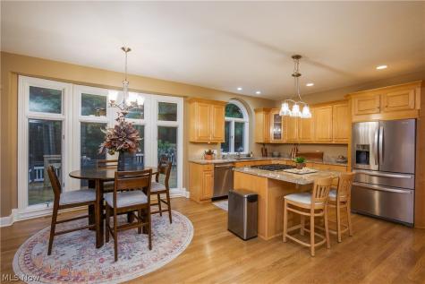 2665 Deer Ridge Run Cuyahoga Falls OH 44223