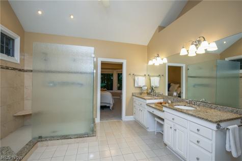 2665 Deer Ridge Run Cuyahoga Falls OH 44223