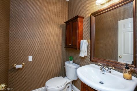 2665 Deer Ridge Run Cuyahoga Falls OH 44223