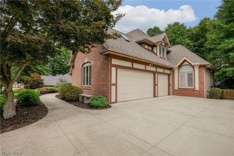 2665 Deer Ridge Run Cuyahoga Falls OH 44223