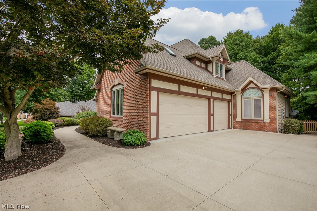 2665 Deer Ridge Run Cuyahoga Falls OH 44223